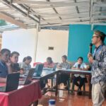 Ketua Forum Tutor Kesetaraan NTT ‘Kupas Tuntas’ Materi Penguatan Kapasitas PKBM