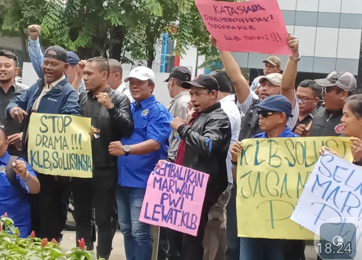 Buntut Korupsi Dana Hibah BUMN, PWI Demo Anggotanya