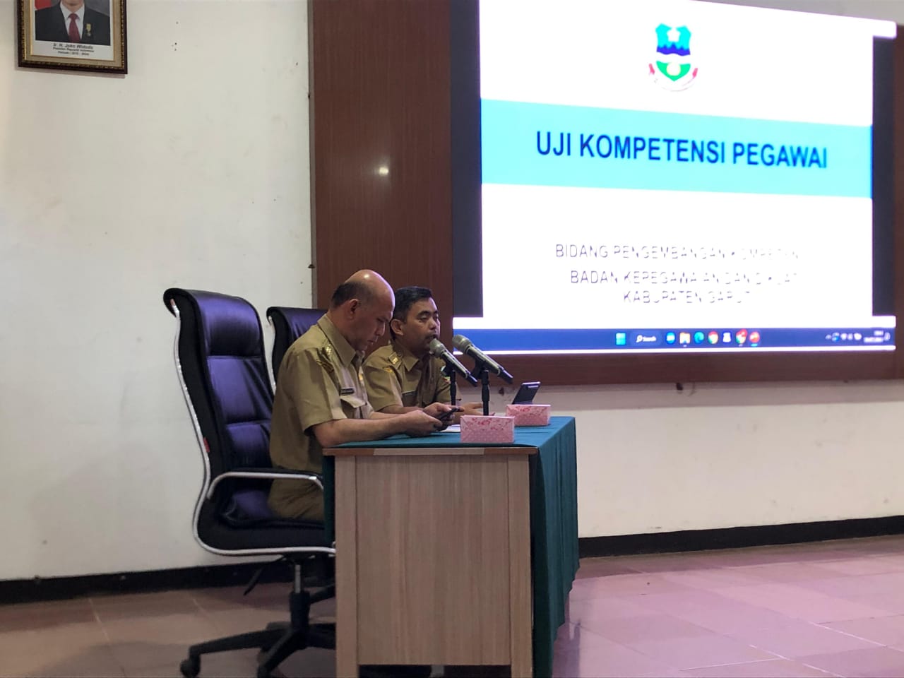 BKD Kabupaten Garut Serahkan Sertifikat Uji Kompetensi kepada 600 PNS