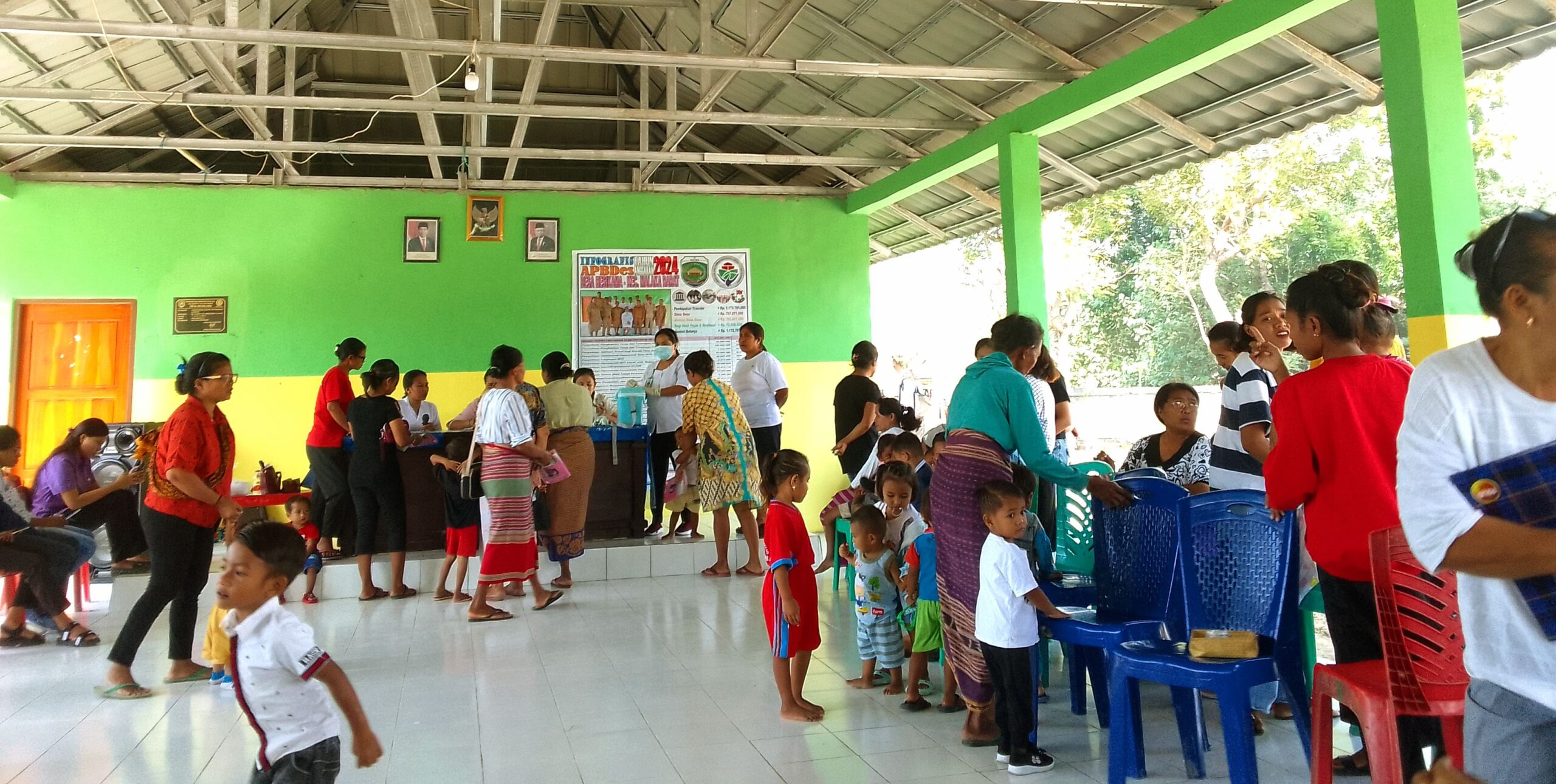 Warga Desa Besikama Antusias Ikuti PIN Polio NTT Bagi Anak Anak